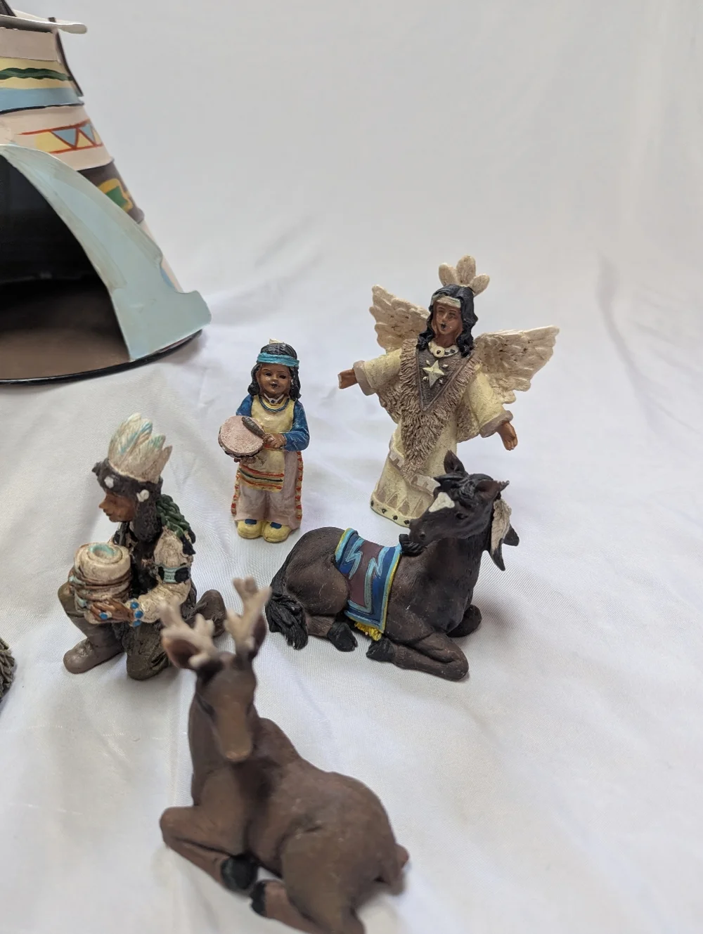 2003 WMG Vintage Native American Resin Christmas Nativity Set 12 Peices SEE